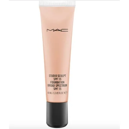 M-A-C Studio Sculpt Foundation SPF 15 NW30